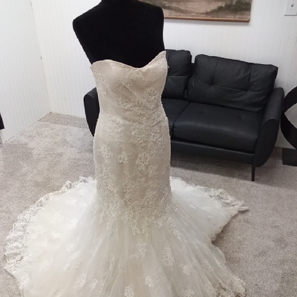 Never Used Off The RACK NWOT Casablanca Bridal